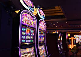 CrazyWin platform overview showing sports betting and casino options for Filipino players